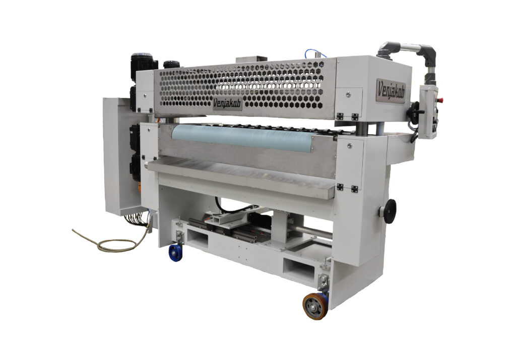 Venjakob VEN COAT ROLLER COATER 4 Da das Logo von WO-TECH auf dem Bild nicht erkennbar ist, darf das Bild nicht ohne Zustimmung von Marketing heruntergeladen werden. (mit Ausnahme von US Market)
Weißleim-Maschine